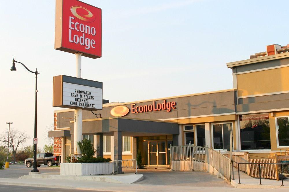 Econo Lodge City Centre Кингстън Екстериор снимка