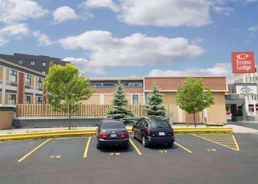 Econo Lodge City Centre Кингстън Екстериор снимка