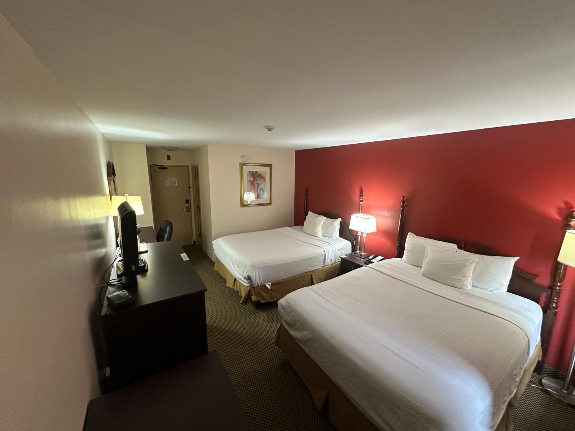 Econo Lodge City Centre Кингстън Екстериор снимка